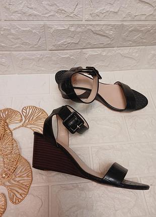 Босоніжки  41р