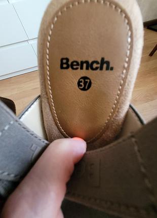 Фірмові "bench"  жіночі сандалі.37 розмір .колір хакі.натуральні ,легкі.