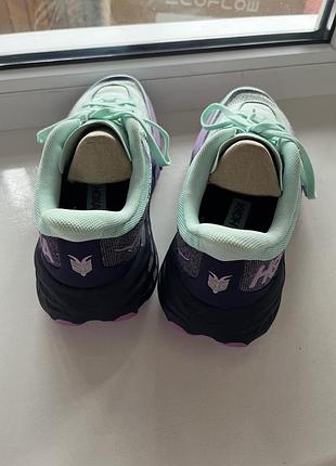Трейлові кросівки hoka speedgoat 5 бірюзово-фіолетові розміру 37 1/3 з gore-tex4 фото