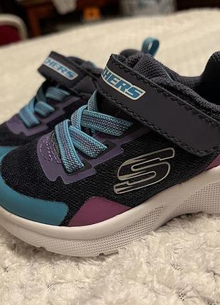 Легкі кросівки для дівчат,немовлят з сіточкою літо-осіньskechers оригінальні 21 розмір (на стопу 11см)