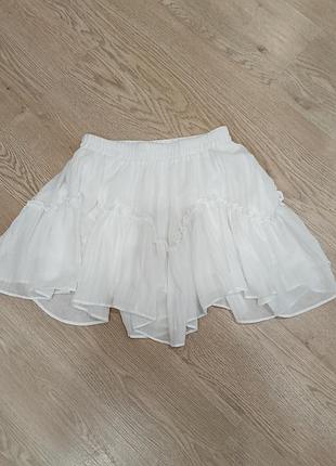 Юбка нова, але бірка зрізана, вже не подобається😂 в розмірі xs-m універсальна, тягнеть добре, дуже легка та має підкладку шортиками