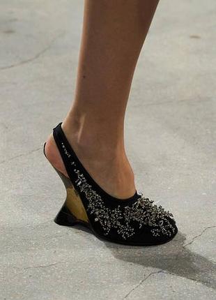 Босоніжки жіночі