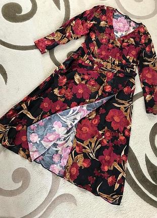 Атласна сукня на запах