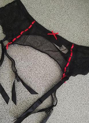 Пояс с подтяжками для чулок