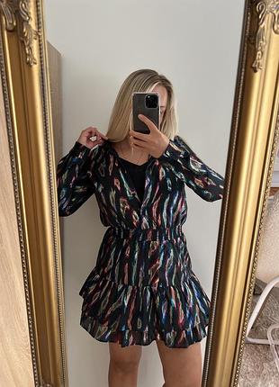 Стильна чорна коротка сукня з пишною спідницею та вишивкою розмір s 😍