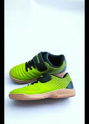 Кросівки для спортзалу р.28.фірма martes