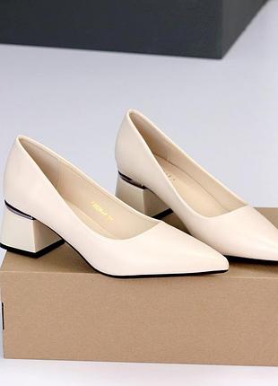 Жіночі туфлі