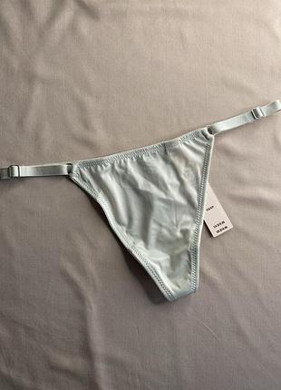 Оригінальні атласні трусики стрінги
