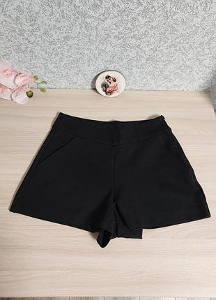 Жіночі чорні шорти стрейч zara.