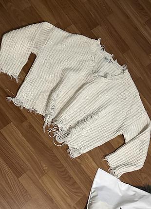 Вʼязаний рваний светр укорочений дуже гарний