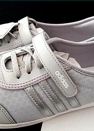 Кросівки літні 36 р adidas