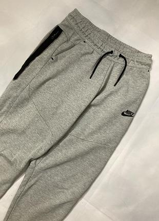 Штани від nike tech fleece