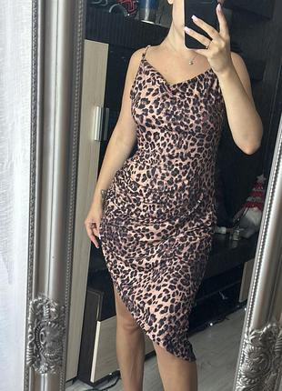Сукня в леопардовий принт