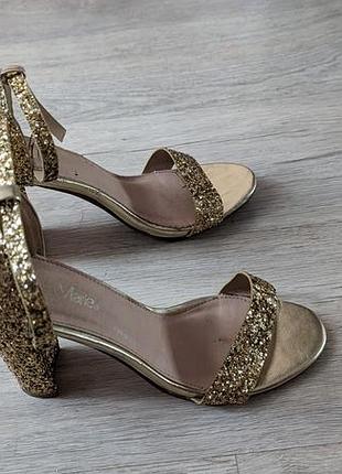 Золотисті босоніжки 40