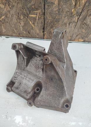 Кронштейн компресора 1264660641 mercedes w124
