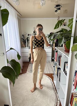Жіночі спортивні штани джогери бежевого кольору