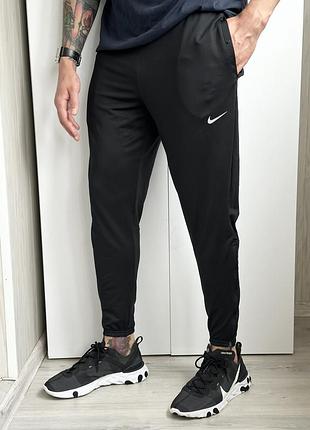 Спортивные штаны nike