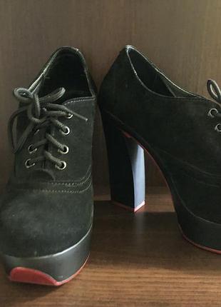 Лабутени натуральна замша