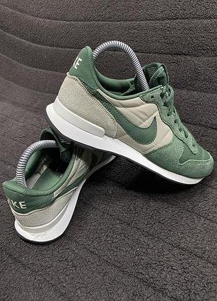 Кроссовки женские nike