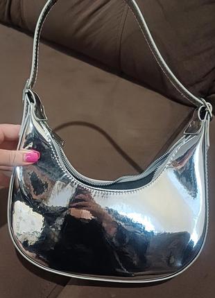 Сумочка багет серебристая 3