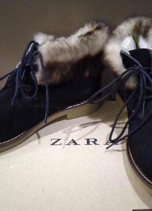 Зимние замшевые черные женские ботинки zara с отворотом.3 фото