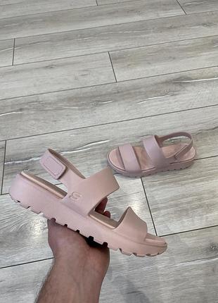 Сандалі босоніжки skechers