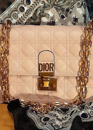 Сумка dior  кросбоді стьобана пудрова-рожева брендована модна стильна на ланцюгу