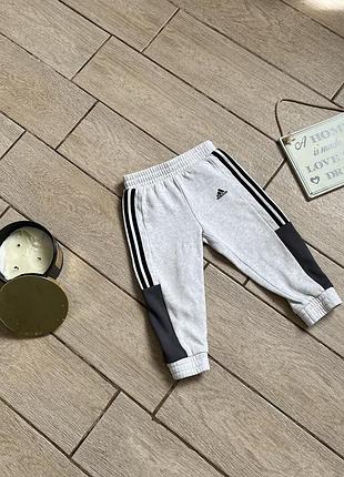 Шани adidas 12-18 місяців
