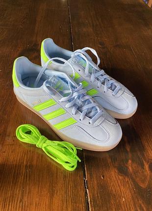 Кросівки з нубуку adidas originals gazelle indoor w