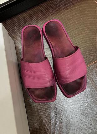 Шльопанці estro