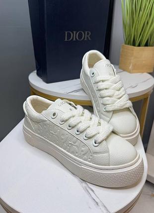 Кросівки жіночі білі