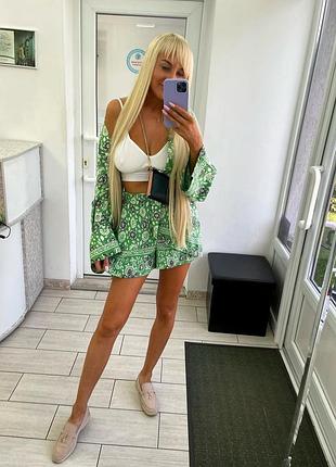 Женский белый топ в рубчик