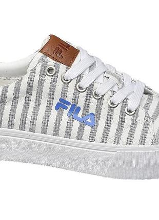 Полосатые текстильные кроссовки кеды от популярного бренда fila с комфортной резиновой подошвой. 



.