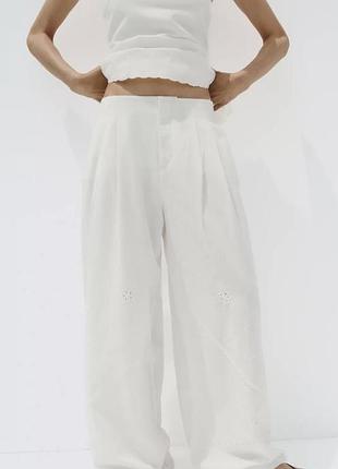 Костюм zara из льна и вышивкой брюки льняные