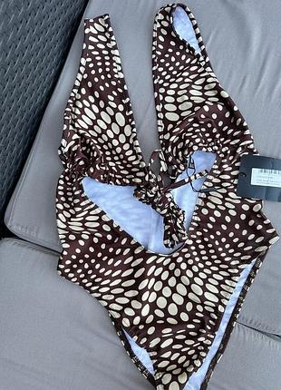 Купальник суцільний з вирізом на животі