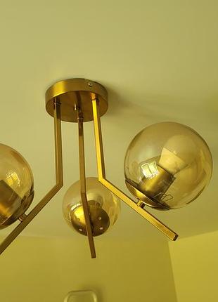Люстра на 3 плафони шари