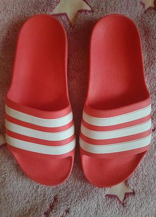 Сланцы adidas adilette aqua
женские яркие.р.39