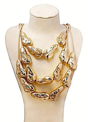 Колье многослойное с бусинами барокко золотистое sku 03589