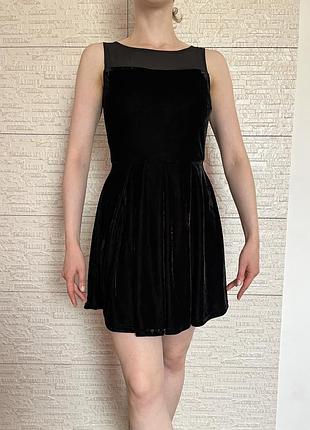 Оксамитова чорна міні сукня sinsay розміру м