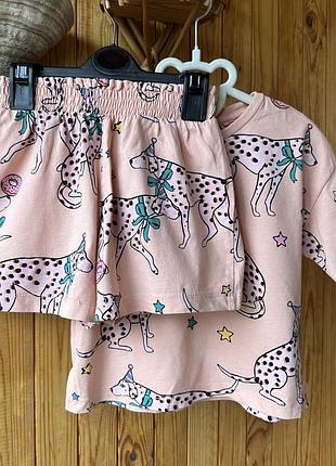 Літній костюм next на дівчинку з песиками 5 років / 110 см ,шорти +футболка