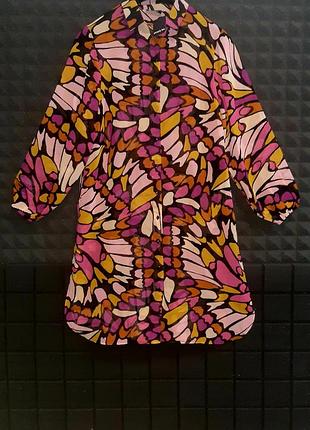 Трендова стильна  напівпрозора блуза  - туніка із ефектним  модним яскравим  принтом.