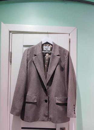Розкішний піджак жакет zara  limited edition у складі 40% вовни кольору "капучіно"