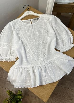 Блузка з вишивкою як zara