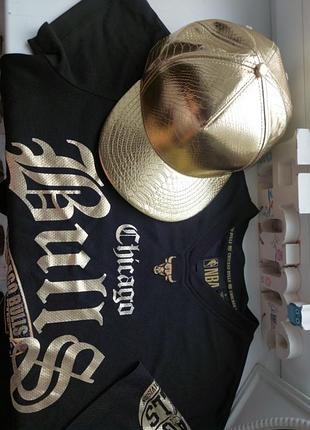 Футболка и бейболка золотой принт