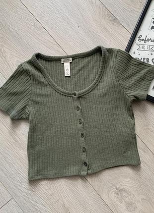 Кроп топ хакі