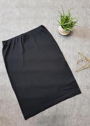 Спідниця із бічним розрізом по нозі