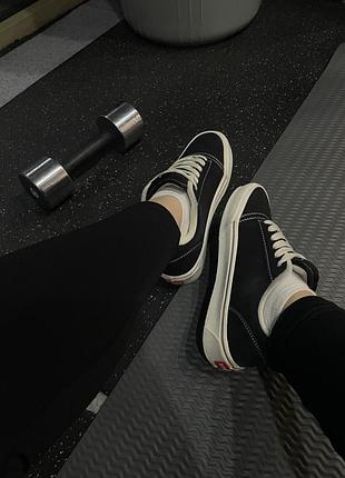 Кросівки чорні