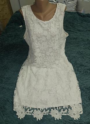 Ажурное белое платье
