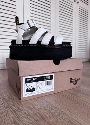 Нові оригінальні босоніжки dr. martens 37 розмір (24 см)2 фото