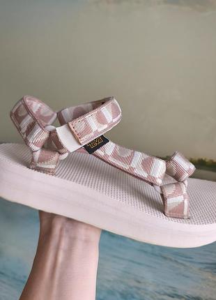 Босоножки teva,38 р